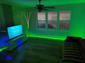 1721 SW 84th Ave, Davie FL 33324