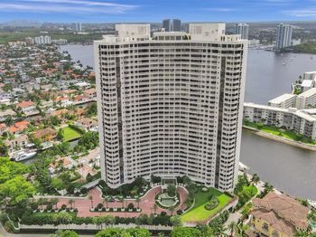 1000 W Island Blvd
