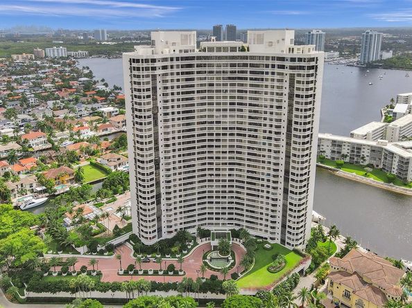 1000 W Island Blvd 611, Aventura FL 33160