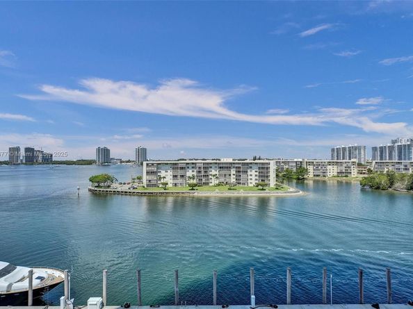 1000 W Island Blvd 611, Aventura FL 33160