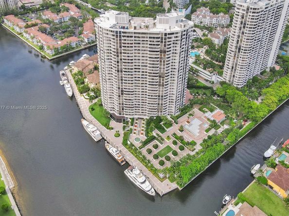 1000 W Island Blvd 611, Aventura FL 33160