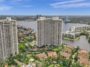 1000 W Island Blvd 611, Aventura FL 33160