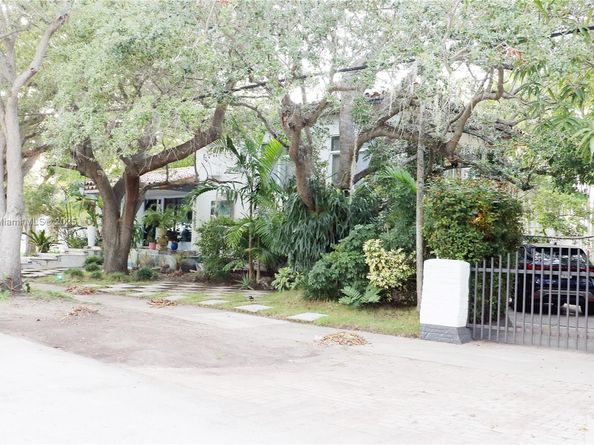 1051 NE 86th St, Miami FL 33138