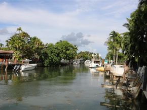 1051 NE 86th St, Miami FL 33138