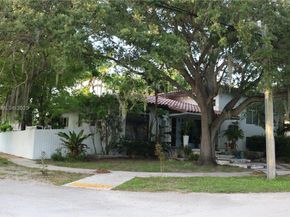 1051 NE 86th St, Miami FL 33138