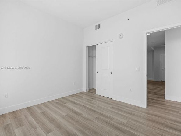 101 Diplomat Pkwy 2610, Hallandale Beach FL 33009