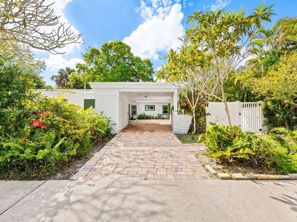 836 SW 18th Ct, Fort Lauderdale FL 33315