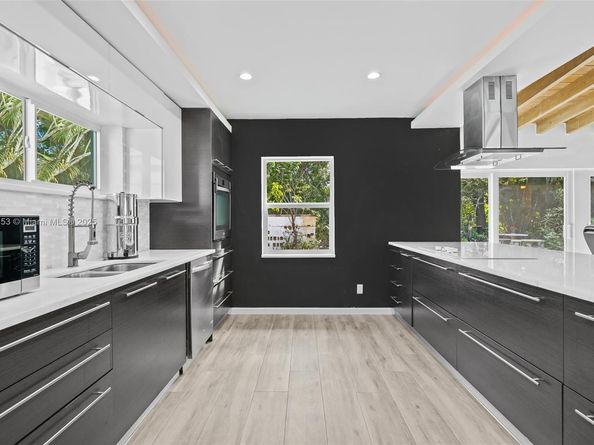 836 SW 18th Ct, Fort Lauderdale FL 33315