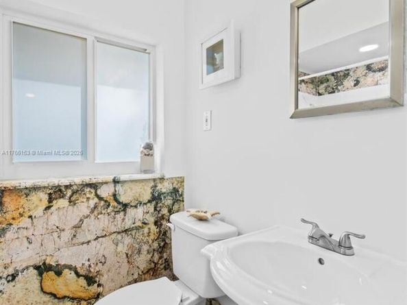 836 SW 18th Ct, Fort Lauderdale FL 33315