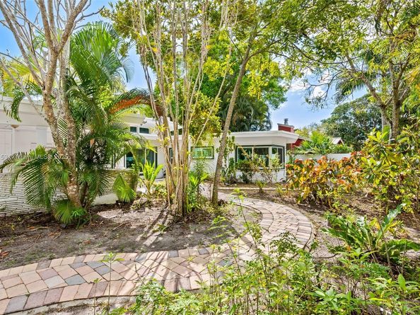 836 SW 18th Ct, Fort Lauderdale FL 33315