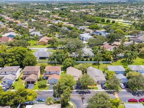301 NW 207th Ave, Pembroke Pines FL 33029