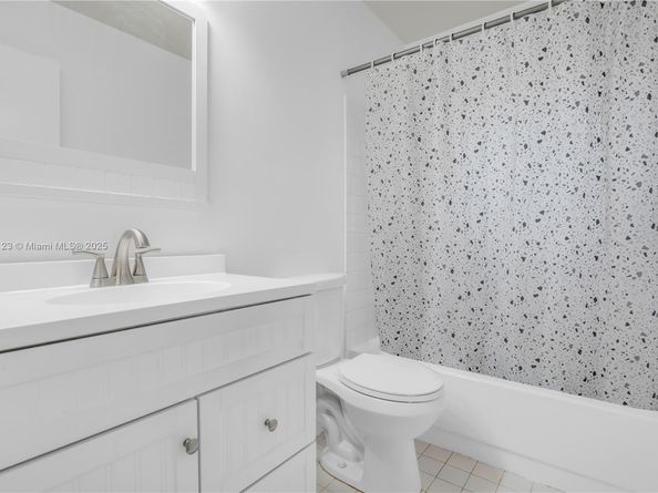 301 NW 207th Ave, Pembroke Pines FL 33029