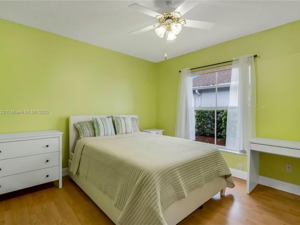 301 NW 207th Ave, Pembroke Pines FL 33029