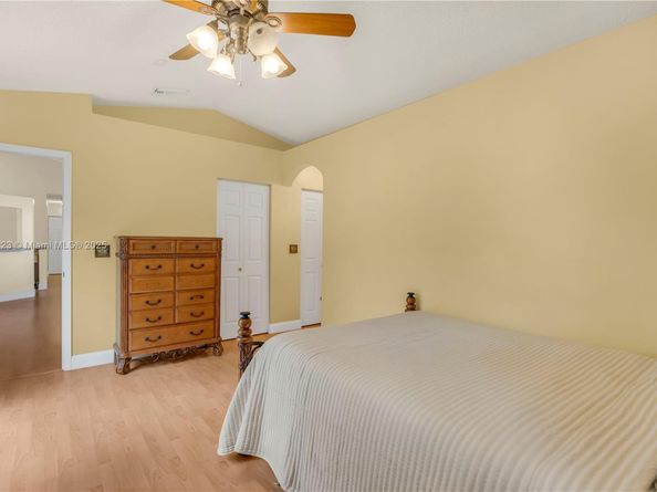 301 NW 207th Ave, Pembroke Pines FL 33029