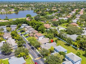 301 NW 207th Ave, Pembroke Pines FL 33029