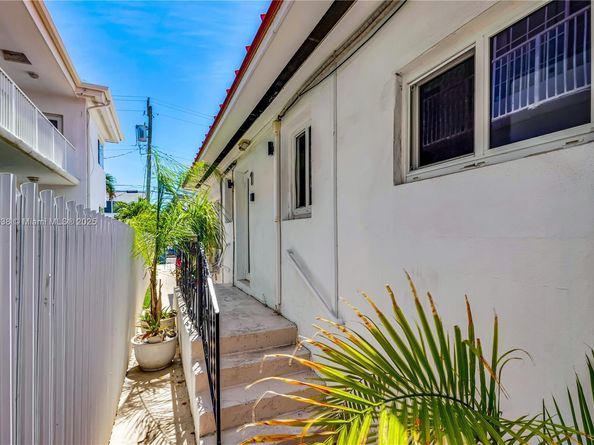 7411 Carlyle Ave, Miami Beach FL 33141