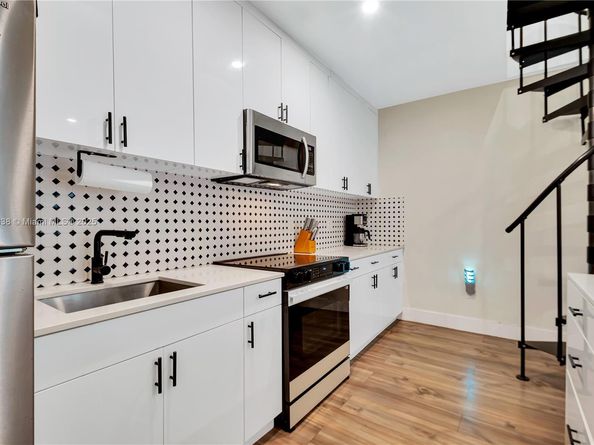 7411 Carlyle Ave, Miami Beach FL 33141
