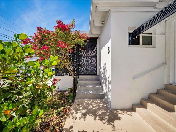 7411 Carlyle Ave, Miami Beach FL 33141