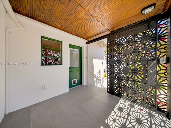7411 Carlyle Ave, Miami Beach FL 33141