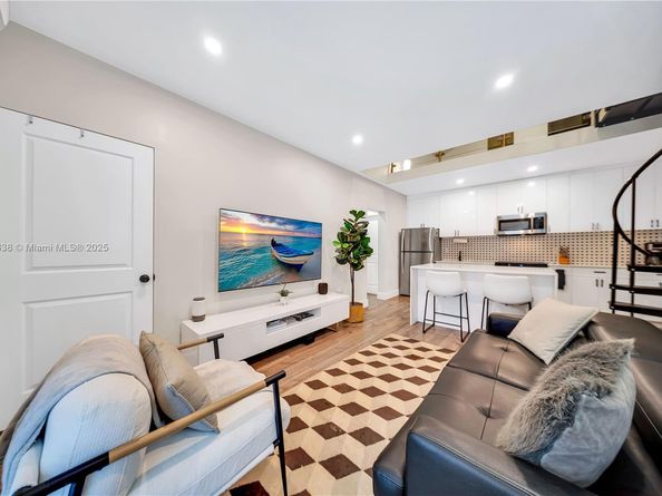7411 Carlyle Ave, Miami Beach FL 33141