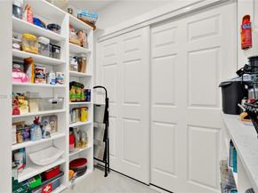 12301 NW 18th St, Plantation FL 33323