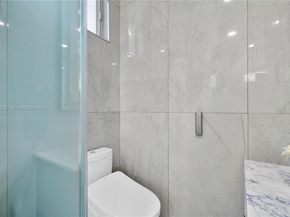 12301 NW 18th St, Plantation FL 33323