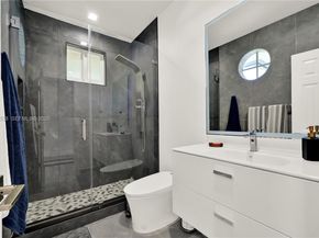 12301 NW 18th St, Plantation FL 33323