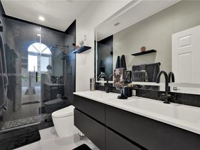 12301 NW 18th St, Plantation FL 33323