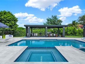 12301 NW 18th St, Plantation FL 33323