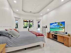 12301 NW 18th St, Plantation FL 33323