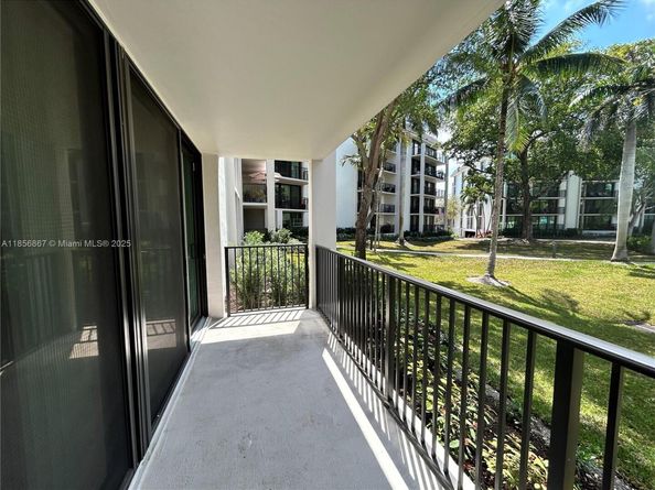 1101 River Reach Dr 102, Fort Lauderdale FL 33315