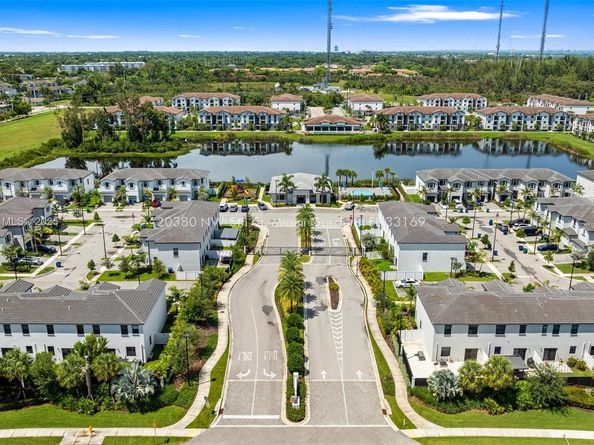 20380 NW 5th Ct, Miami Gardens FL 33169