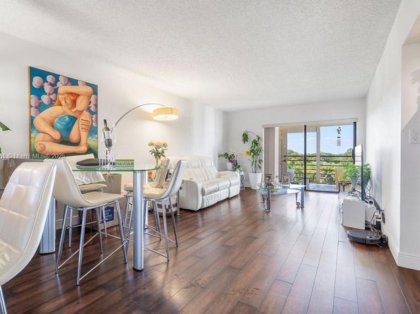 9235 SW 8th St 502, Boca Raton FL 33428