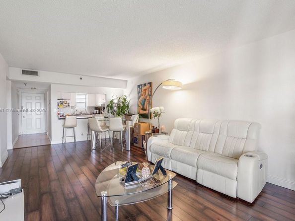 9235 SW 8th St 502, Boca Raton FL 33428