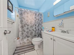 2110 NW 34th St, Miami FL 33142