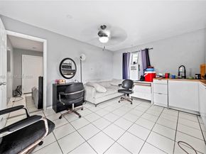 2110 NW 34th St, Miami FL 33142