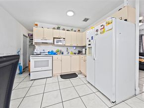 2110 NW 34th St, Miami FL 33142