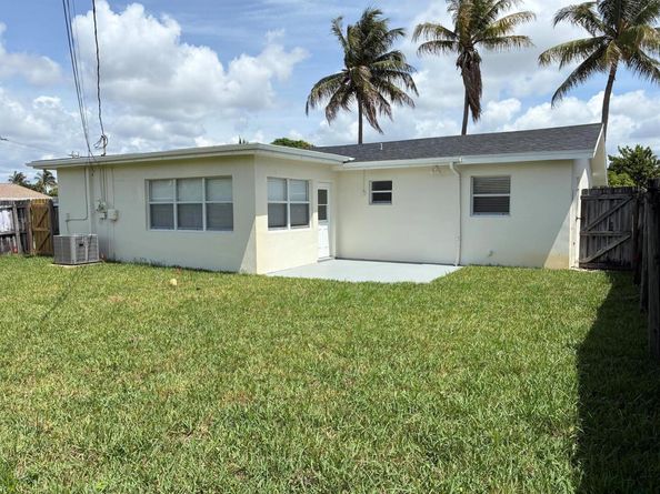 1142 GARNETT Street, Lantana FL 33462