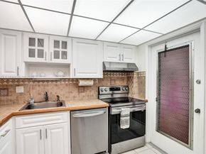 1100 Hillcrest Ct 302, Hollywood FL 33021