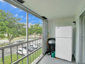 1100 Hillcrest Ct 302, Hollywood FL 33021