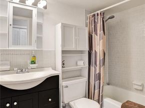 1100 Hillcrest Ct 302, Hollywood FL 33021