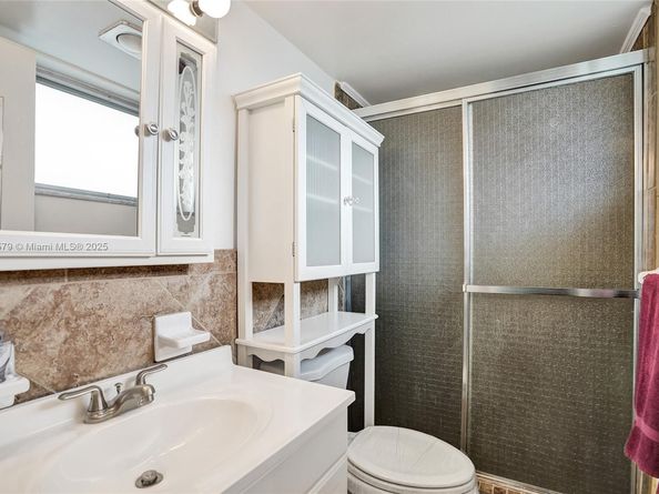 1100 Hillcrest Ct 302, Hollywood FL 33021