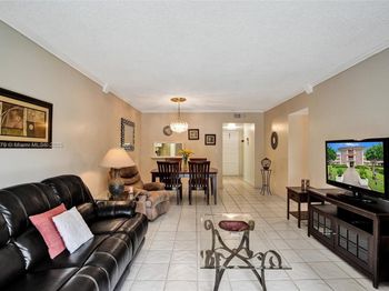 1100 Hillcrest Ct