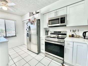 6193 Pointe Regal Cir