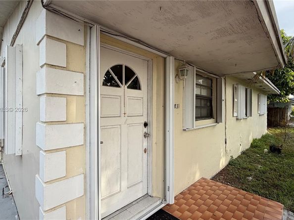 19831 SW 122nd Ave, Miami FL 33177