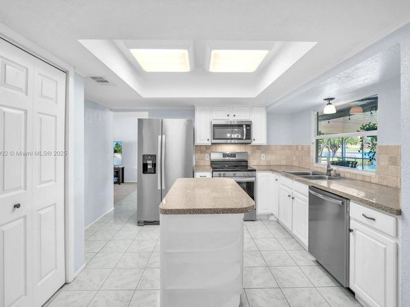 1245 NW 92nd Ave, Pembroke Pines FL 33024