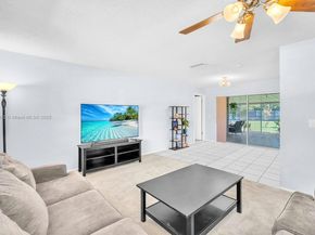 1245 NW 92nd Ave, Pembroke Pines FL 33024