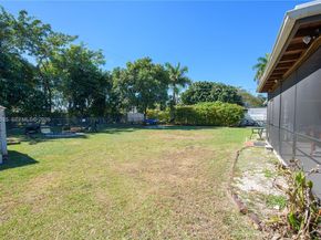 1560 NE 11th St, Homestead FL 33033