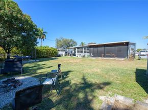 1560 NE 11th St, Homestead FL 33033