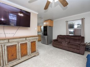 1560 NE 11th St, Homestead FL 33033